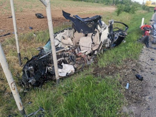 Accident rutier grav, între un autoturism și o betonieră. Două persoane au murit