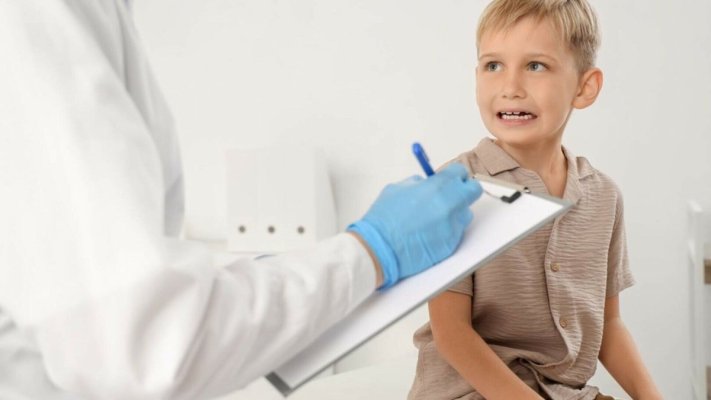 Administraţia Trump vrea să retragă suplimentele cu fluor pentru copii din farmacii
