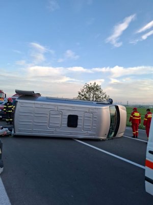 Microbuz cu doi ucraineni răsturnat între Stupina și Crucea. Pasagerii au refuzat examinarea și transportul la spital