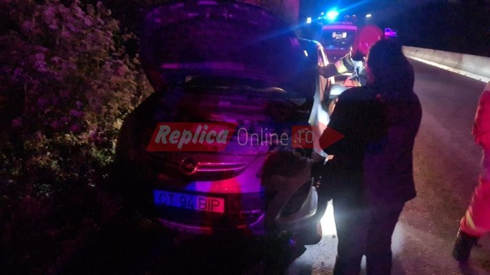 O mașină a luat foc, în mers, la ieșire din Constanța, spre Ovidiu! Video