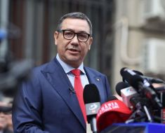Victor Ponta, după scandalul repatrierii fiicei sale: „România a devenit o junglă condusă de hiene”