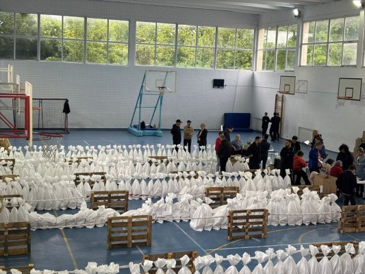 A început predarea predarea buletinelor de vot către secțiile de votare 