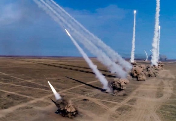 Atacat de SUA, Iranul a lansat primele rachete către Israel