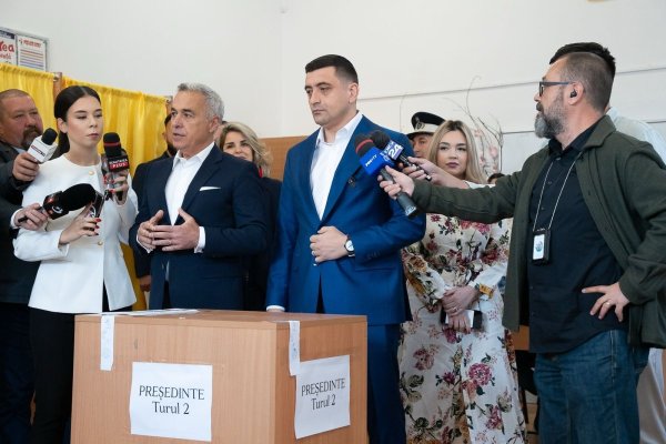 George Simion şi Călin Georgescu, împreună la vot. Video