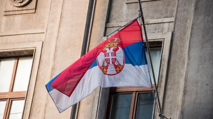 Un bărbat a fost împuşcat mortal într-un schimb de focuri dintre migranţi şi poliţia sârbă, la graniţa cu Croaţia