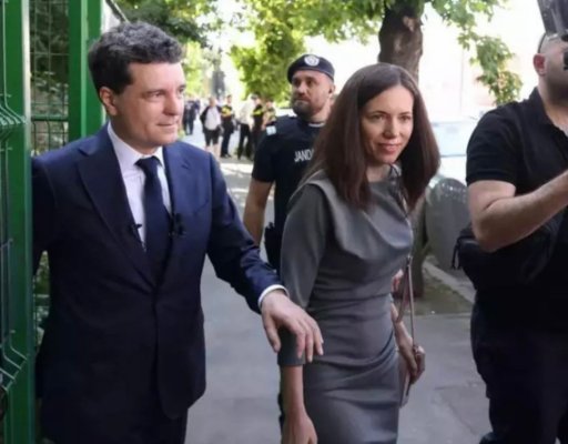 Nicușor Dan consideră că veniturile concubinei sale nu ar trebui incluse în declarația de avere 