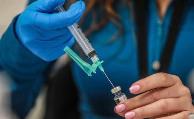 Vaccinul antigripal în doză mare, analizat la vârstnicii cu boli pulmonare cronice. Ce arată ultimele date