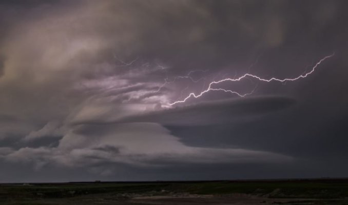 Meteorologii ANM au emis prognoza pe termen lung: Scad brusc temperaturile și lovesc ploile în toată țara