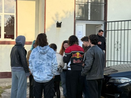 A fost suplimentat numărul buletinelor de vot la secția de votare din Vama Veche și la secția din Mamaia! 