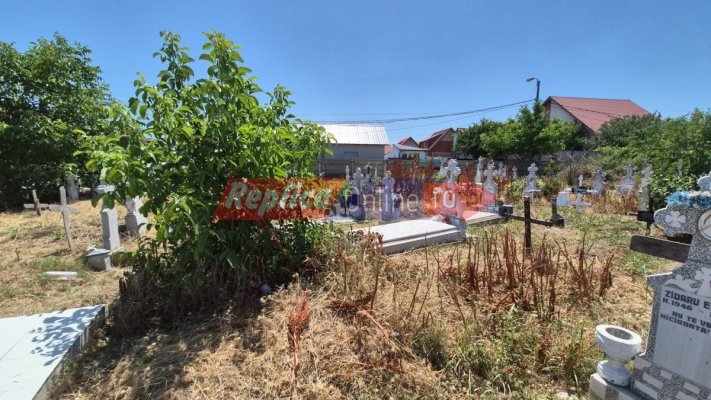 Paznicul cimitirului din Palazu Mare le spune oamenilor că pot face lucrări la morminte doar prin firma lor. Video 