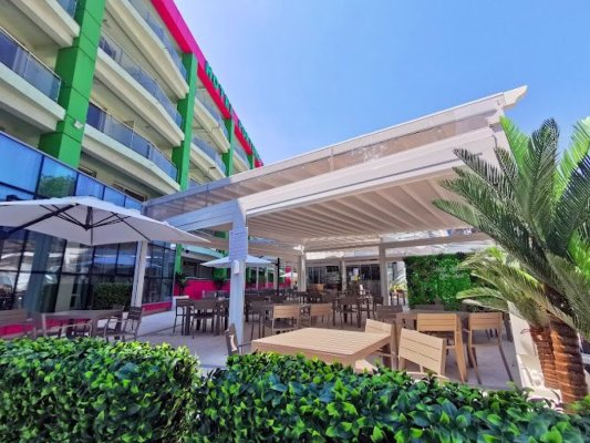 Nopți de coșmar pentru o familie aflată în vacanță la Hotel Fortuna din Eforie Nord
