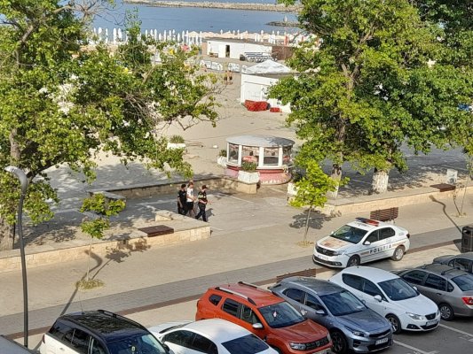 Panică pe plaja Bavaria Blu, din Mamaia! Un agent de pază a tras un foc cu arma din dotare. Vezi de ce! Video