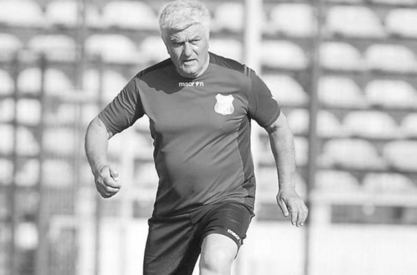 Doliu în lumea fotbalului: A murit fosta legendă a Stelei, Lajos Sătmăreanu