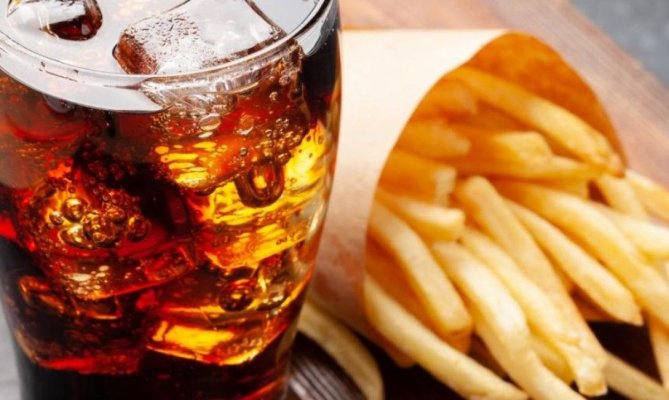 Cartofii prăjiți și Coca Cola, noul „tratament minune“ pentru cei care suferă de migrenă