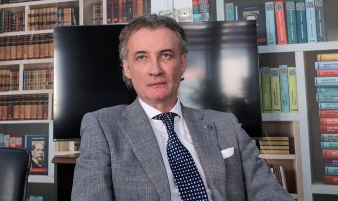Directorul unei instituții de stat era plătit cu peste 12.000 de lei din bani publici ca să... stea degeaba