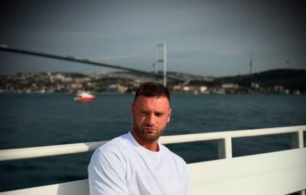 Cine este viitoarea mireasă a lui Cristi Vâlcan, fratele lui Radu Vâlcan. A fost prezentă la ziua de naștere a prezentatorului