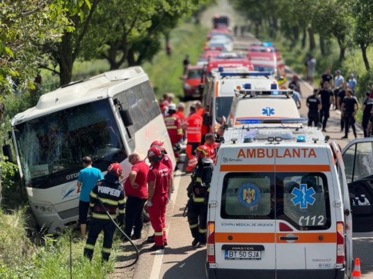 Accident grav pe DN 29: Un autocar s-a răsturnat - A fost activat Planul Roșu de Intervenție