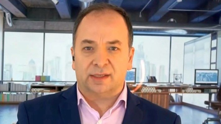 Un analist economic face praf programul de guvernare: E un calcul cinic de salvare pe spatele oamenilor