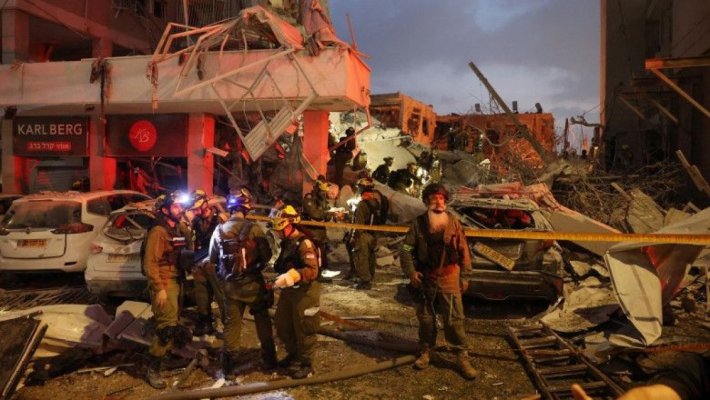 Trei morți și peste 130 de răniți în Israel, în urma atacurilor cu rachete lansate de Iran