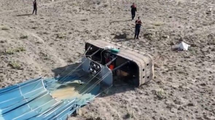Două baloane cu aer cald s-au prăbușit pe o plajă din Turcia. Un mort și 19 răniți într-o stațiune preferată de români