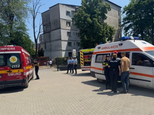 Panică la un loc de joacă: Tavanul s-a prăbușit peste mai mulți copii și adulți prezenți în locație