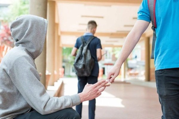 Beizadelele Constanței. Cum a ajuns fata unui om de afaceri să fie șantajată de unul din prietenii ei
