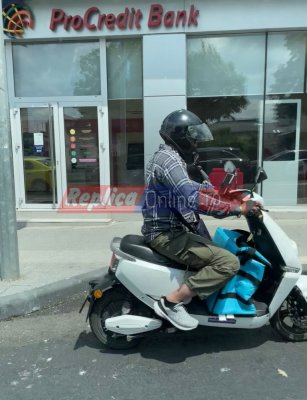 A ignorat regulile și a mers pe contrasens, pe banda de bicicliști. Video