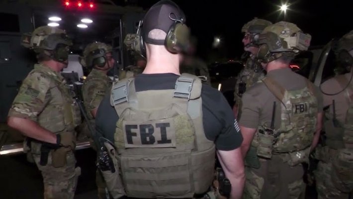 Cât oferă FBI pentru informaţii care să ducă la arestarea lui Vance Boulter, suspect în atacul asupra aleșilor din Minnesota
