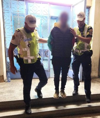 Un bărbat care a furat o mașină și a condus-o fără permis, reținut de polițiștii constănțeni