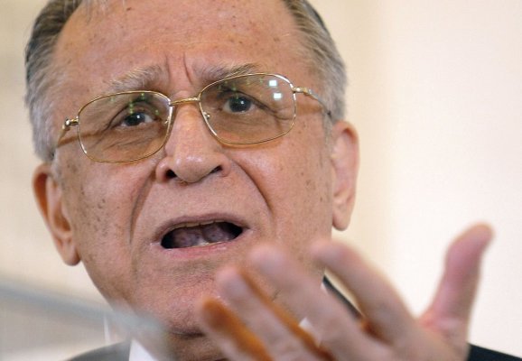 Starea de sănătate a lui Ion Iliescu este critică