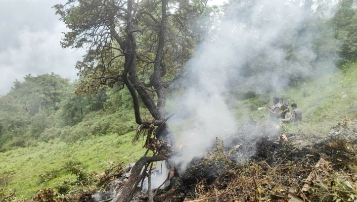 O nouă tragedie aviatică în India. Cel puțin 7 persoane au murit în urma prăbușirii unui elicopter. Video