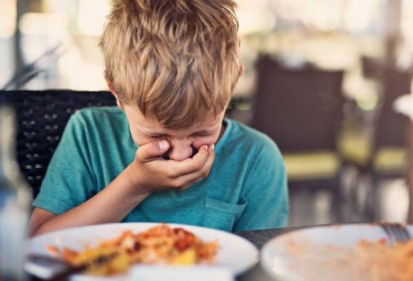 Val de pacienți cu toxiinfecții alimentare. Medic: „Simptomele se pot agrava în câteva ore”