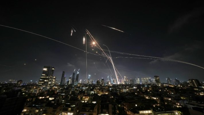 Iranul a lansat un atac cu aproape 150 de rachete asupra Israelului. Video