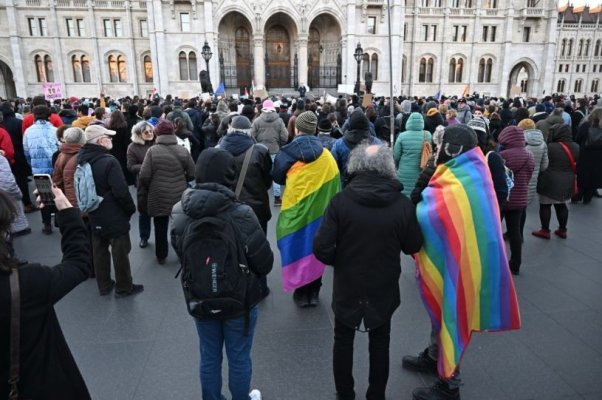 Cine este europarlamentarul român din fruntea marșului LGBT, ilegal în Budapesta