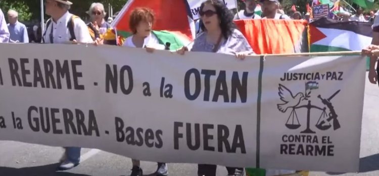 Zeci de mii de spanioli au ieșit în stradă împotriva guvernului. Cer alegeri anticipate și demisia premierului