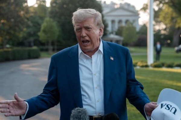 Trump dezminte acuzațiile privind un ajutor de miliarde pentru Iran