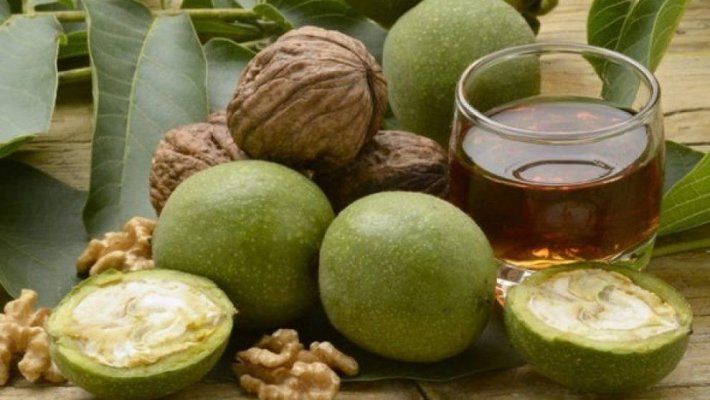 Nucă verde cu miere: Remediul natural care dă energie și ajută tiroida atunci când nu produce destui hormoni