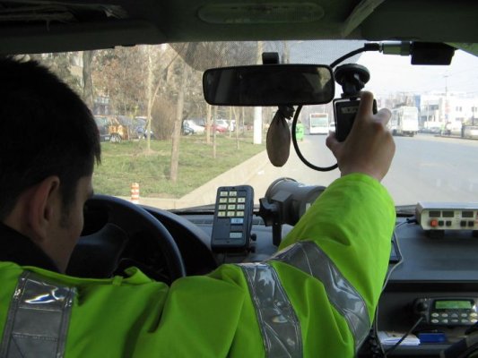 Peste 20 de mașini au fost oprite pentru control, pe străzile din Constanța Ce amenzi au fost aplicate