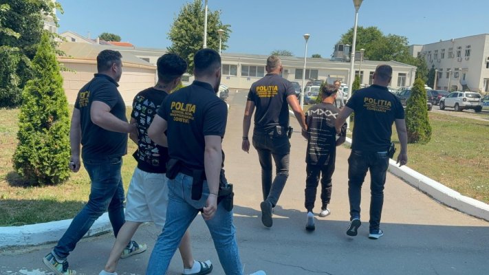 Doi tineri din Constanța au tâlhărit o vârstnică de 94 de ani... pentru 50 de lei! Video