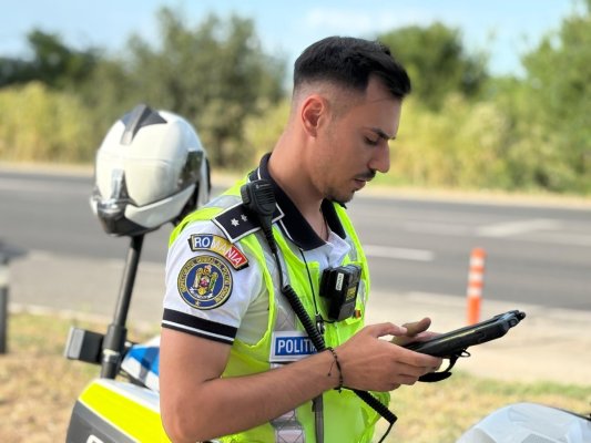 Taximetriștii din Mangalia, în vizorul polițiștilor. 5 certificate de înmatriculare și 5 seturi de numere, au fost retrase
