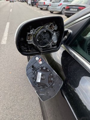 Un șofer și-a găsit Audi-ul vandalizat pe bdul. I.C.  Brătianu, în zona restaurantului Sabroso