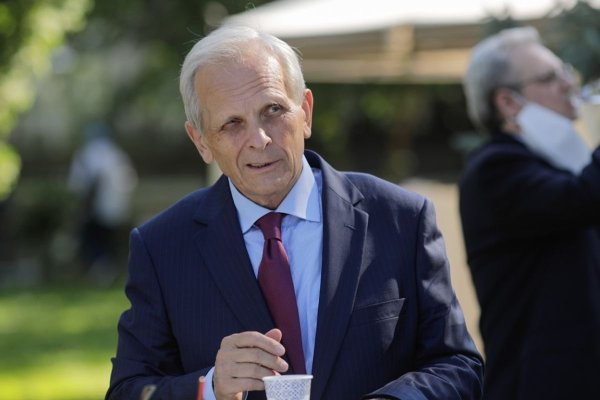 Theodor Stolojan trage frâna coaliției de guvernare