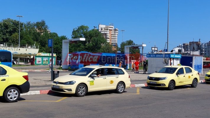 Haos în Gara Constanța. Clienții sunt revoltați din cauza taximetriei practicată cu parfum de înșelătorie. Video 