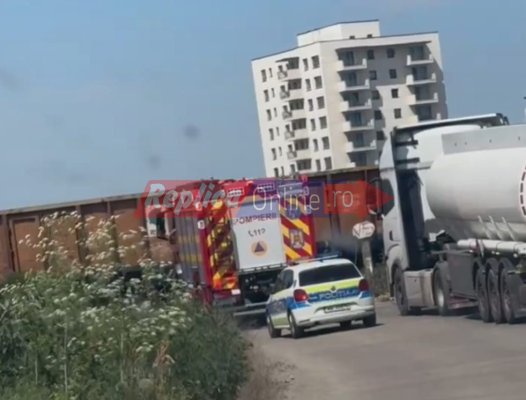 Accident feroviar între un tren de marfă și o mașină, lângă Ovidiu! Video