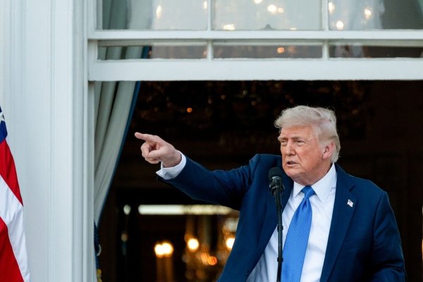 Donald Trump șochează întreaga lume: Cetățeni din 12 țări au interzis să intre în SUA