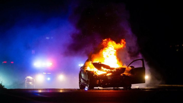 Doi bărbați au fost găsiți carbonizați după ce au refuzat să oprească la semnalul Poliției