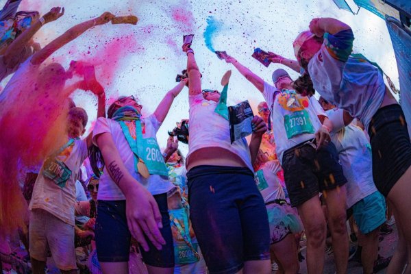  Mamaia se colorează din nou! The Color Run revine pe litoral pe 2 august 2025