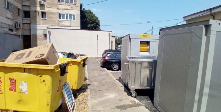  Eco-insulă vandalizată în municipiul Constanța, înainte de a fi dată în folosință