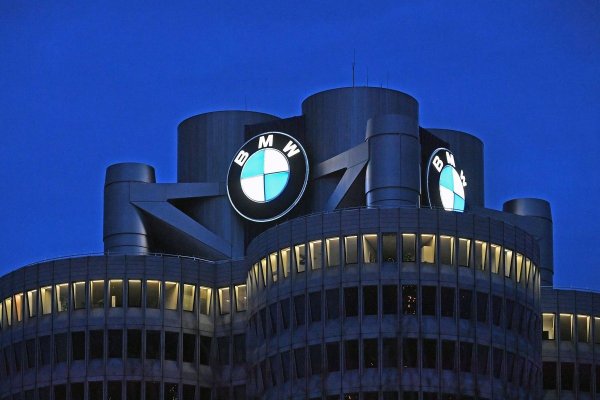 BMW reduce previziunile de profit și anunță măsuri de reducere a costurilor
