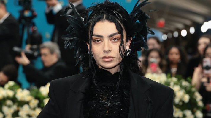 Charli XCX s-a căsătorit în secret. Cine este George Daniel, bărbatul care i-a devenit soț